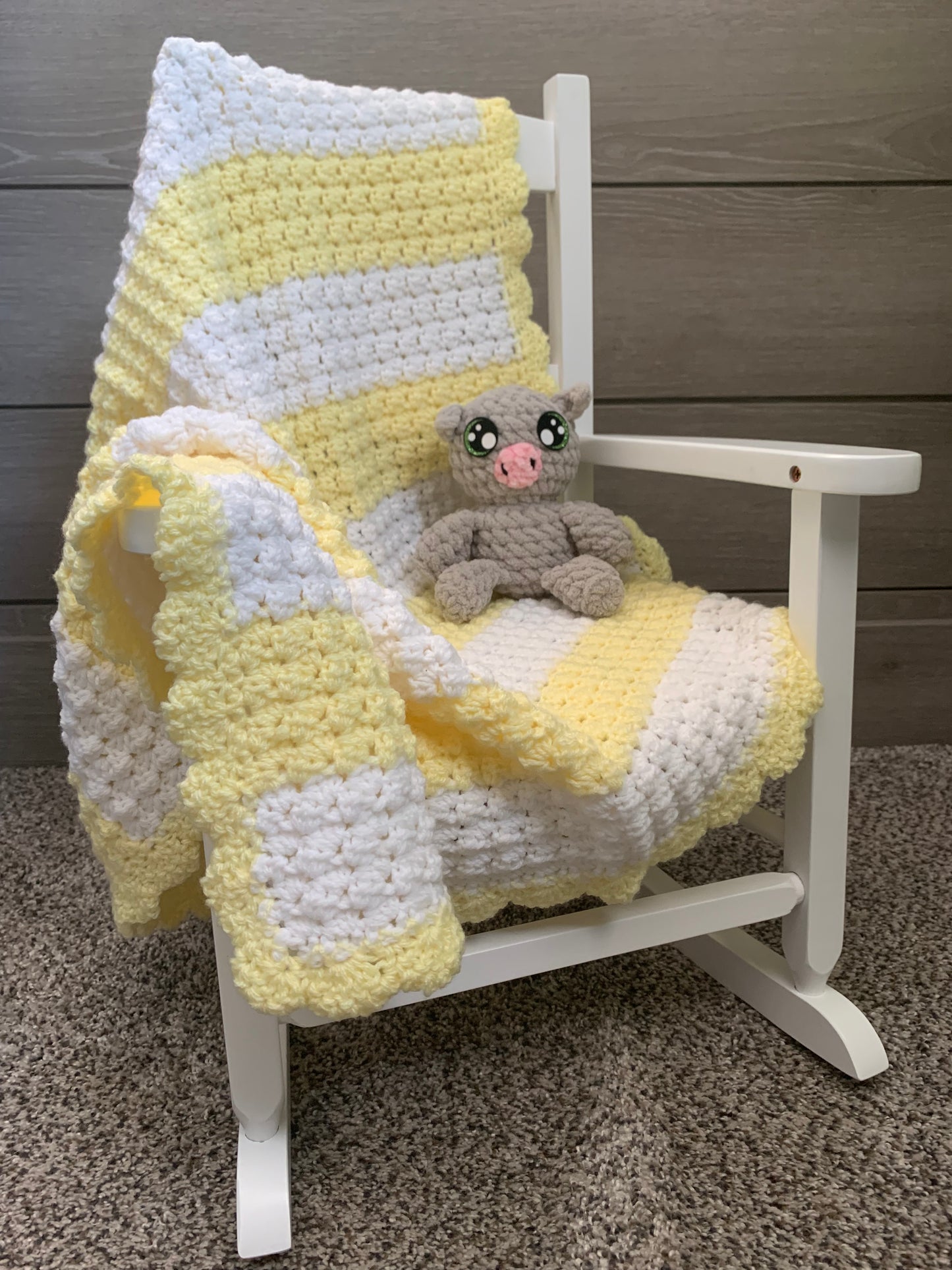 Sweet Dreams Gift Set - Yellow Blanket with Gray Pig