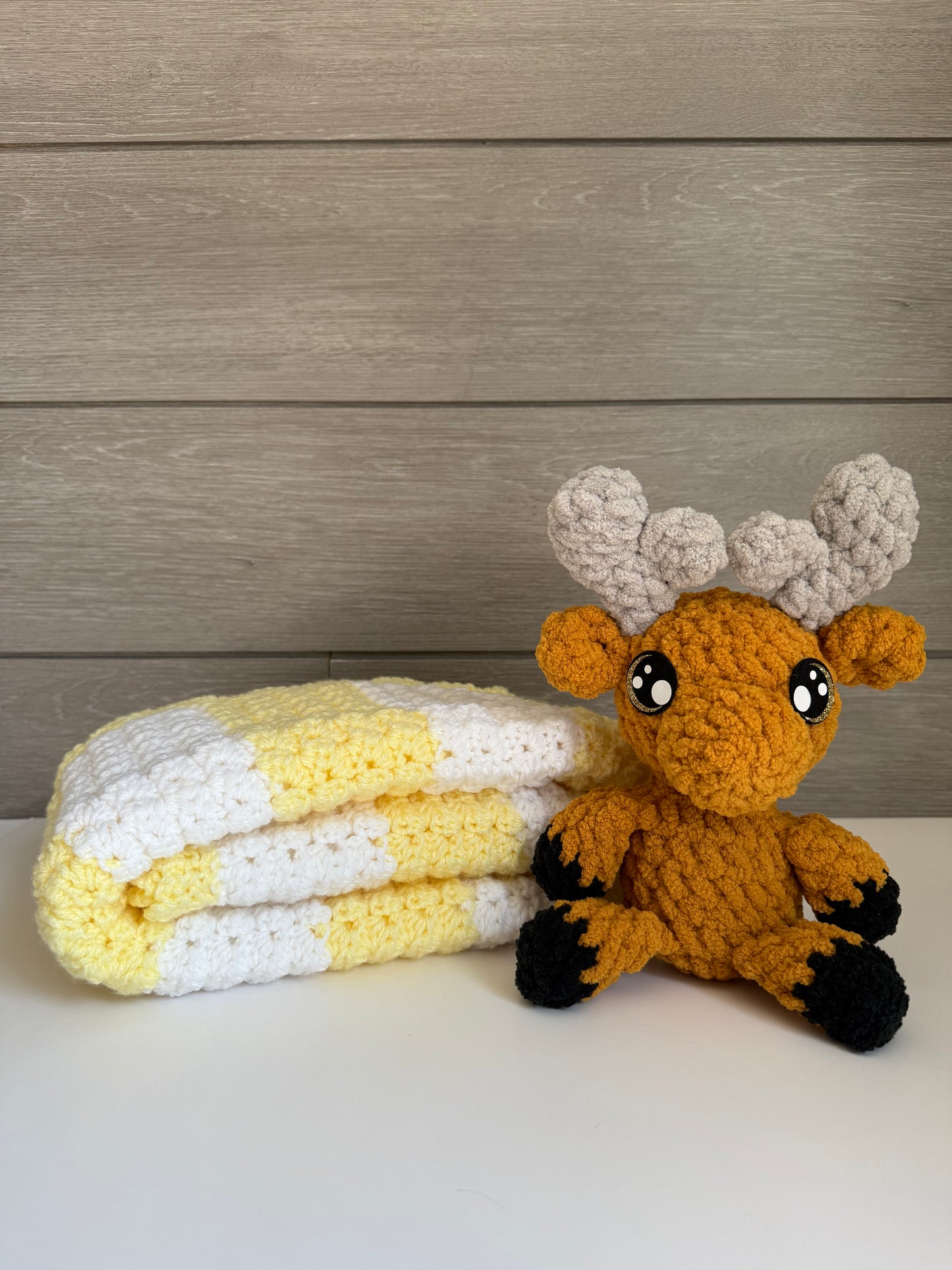 Sweet Dreams Gift Set - Yellow Blanket with Moose